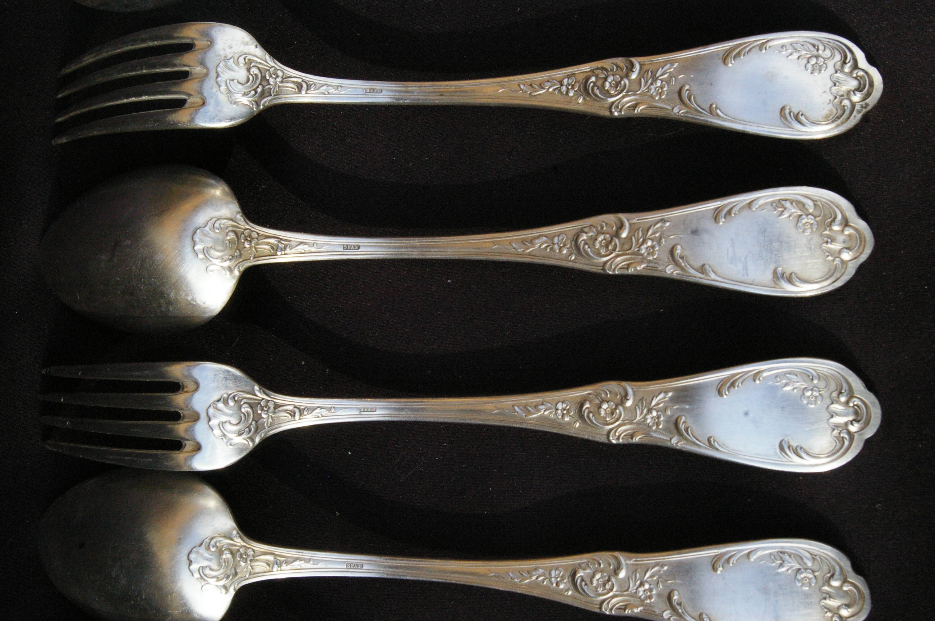 Housewife 6 people style Rocaille in silver metal