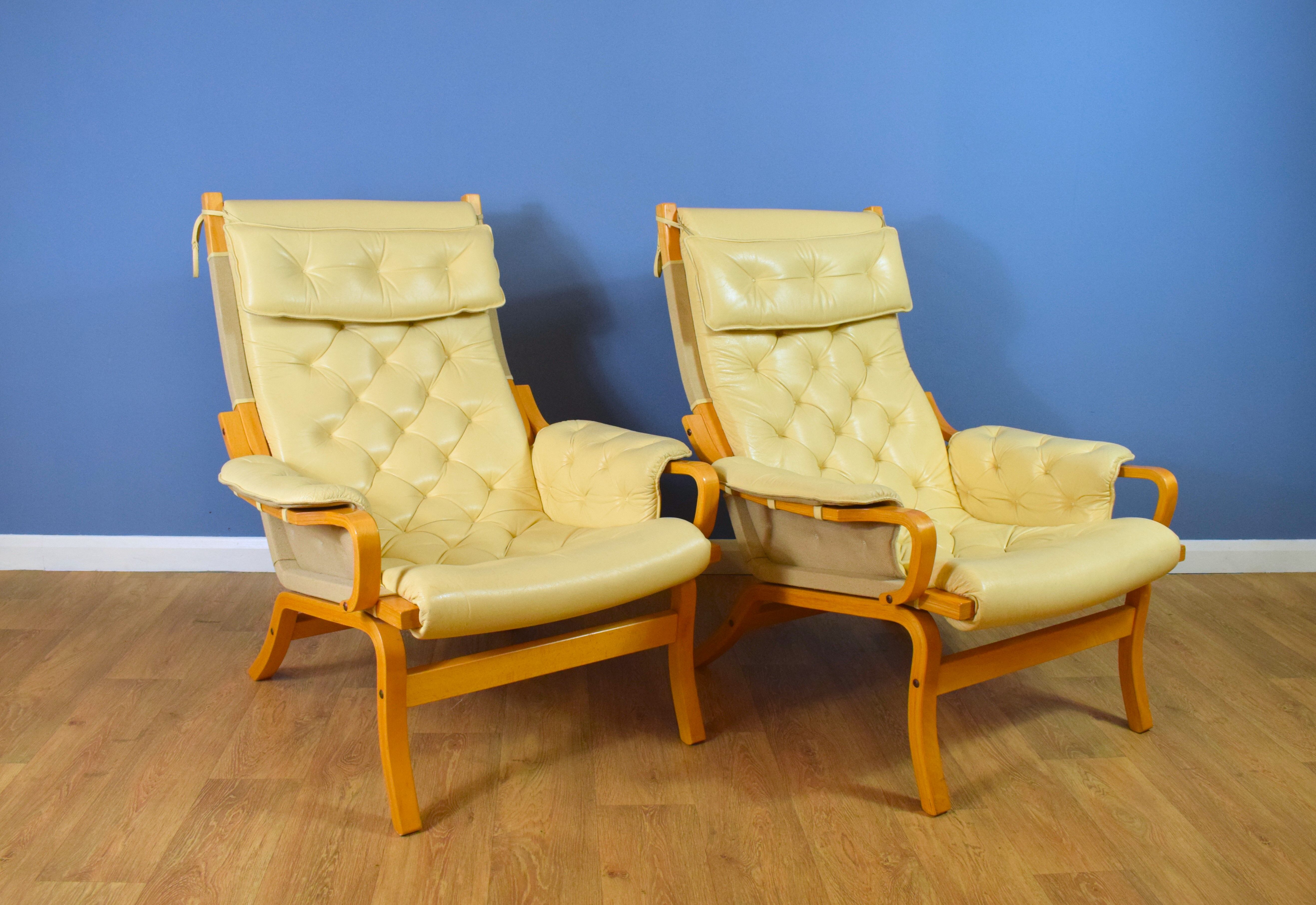 Mid Century Retro Danish Cream Leather Lounge Armchair (2 available) 1970s