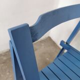 Set of 4 vintage folding chairs