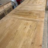 Extendable farmhouse table in solid oak