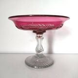 Coupe en verre rose taillé