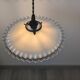 Suspension vintage en opaline blanche dentelée