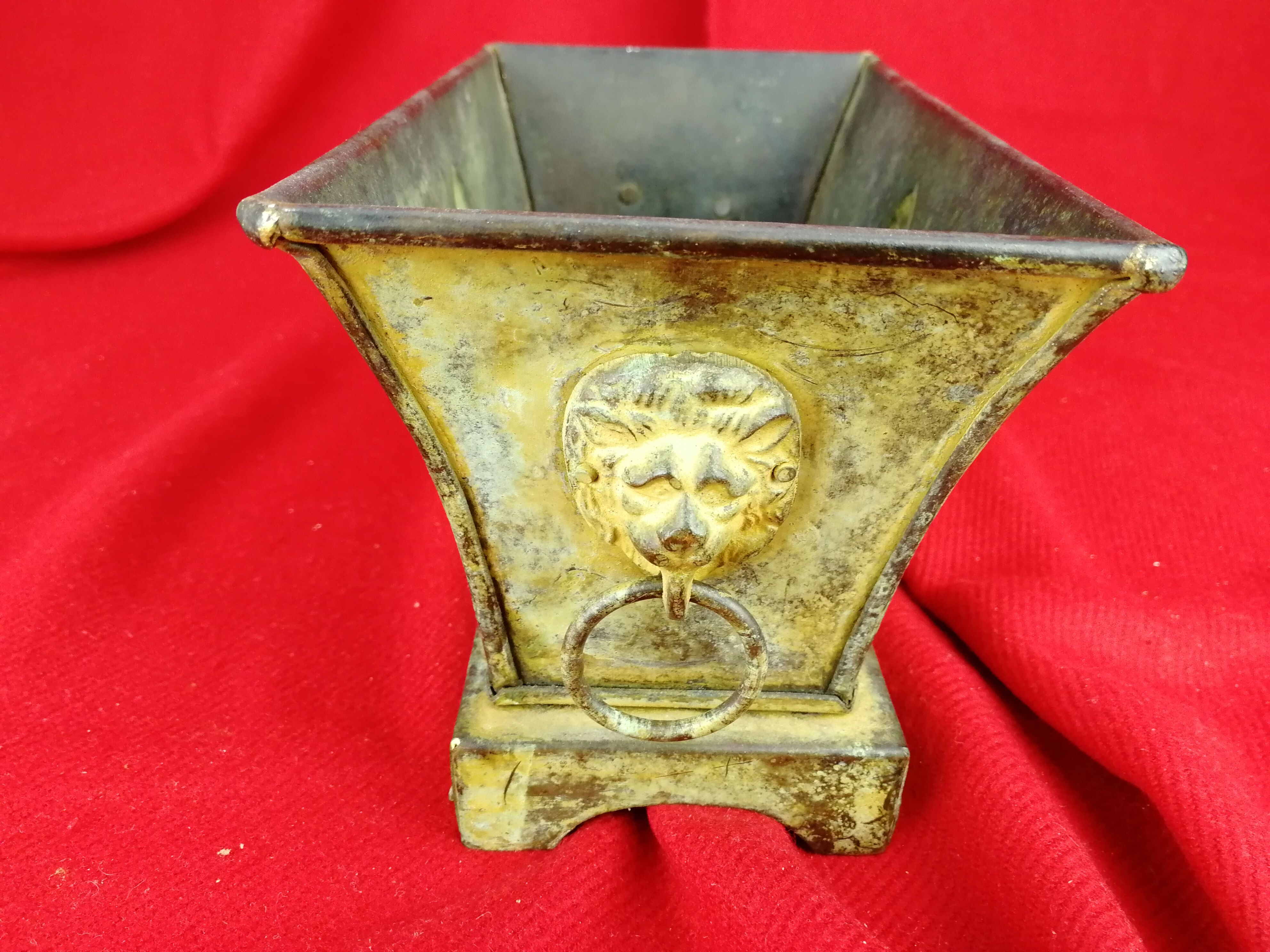 Empire patinated copper planter