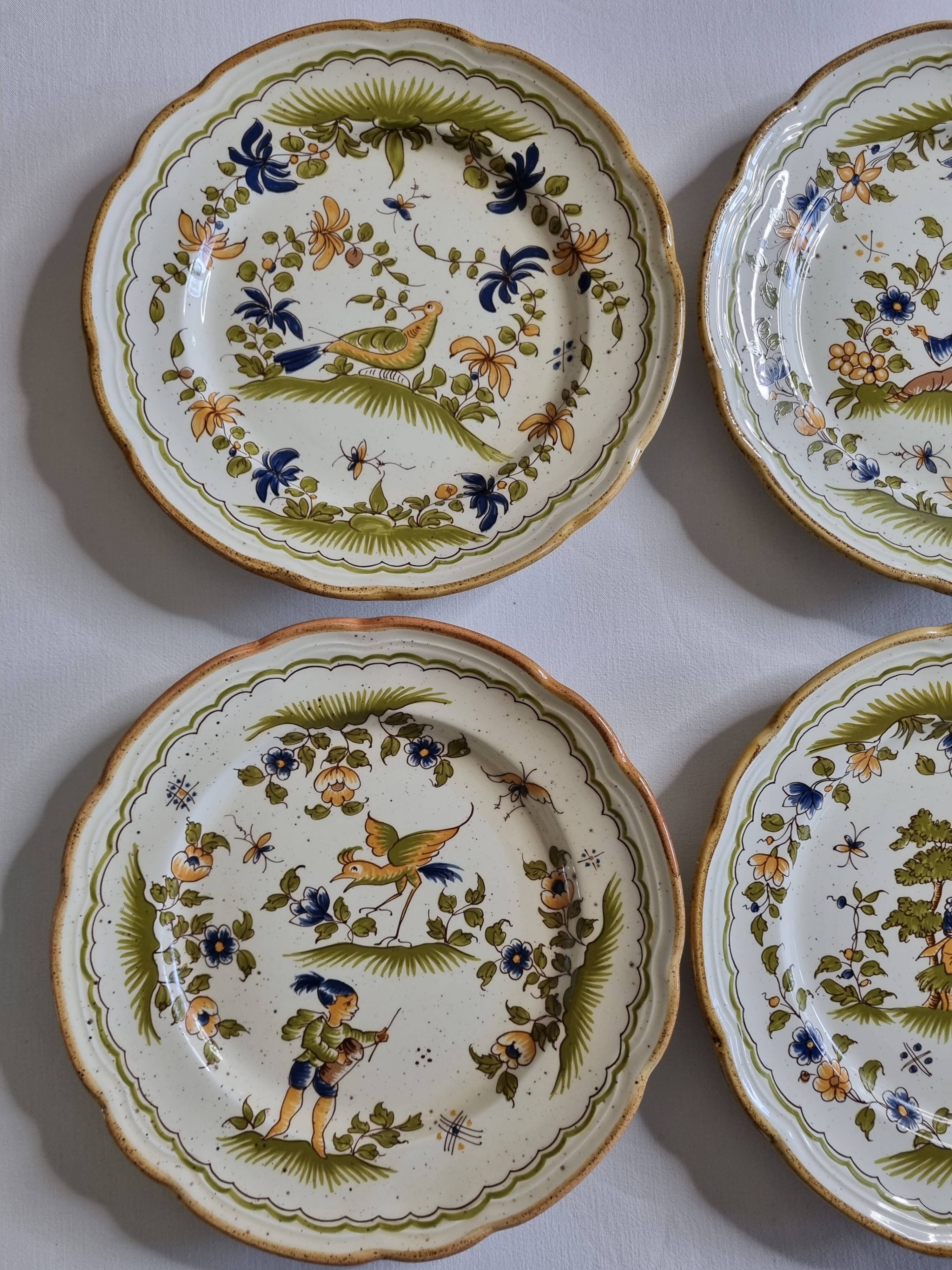 Vintage earthenware table service made in Italy, reproduction 18th century Moustier, 24 cm