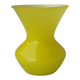 Vase en verre jaune