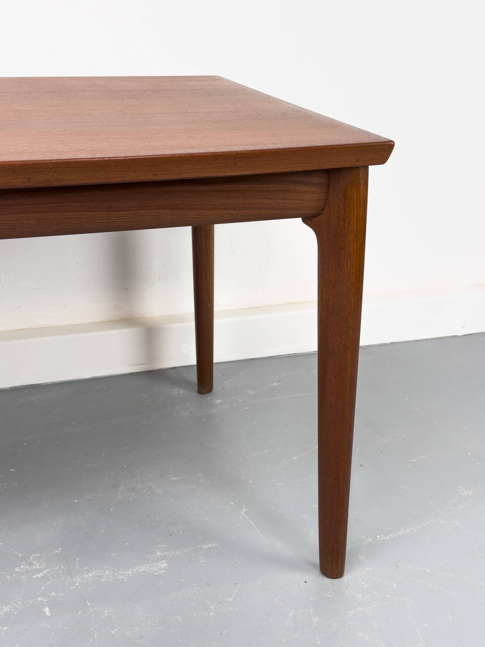 Table extensible en teck par Grete Jalk pour Glostrup, 1960