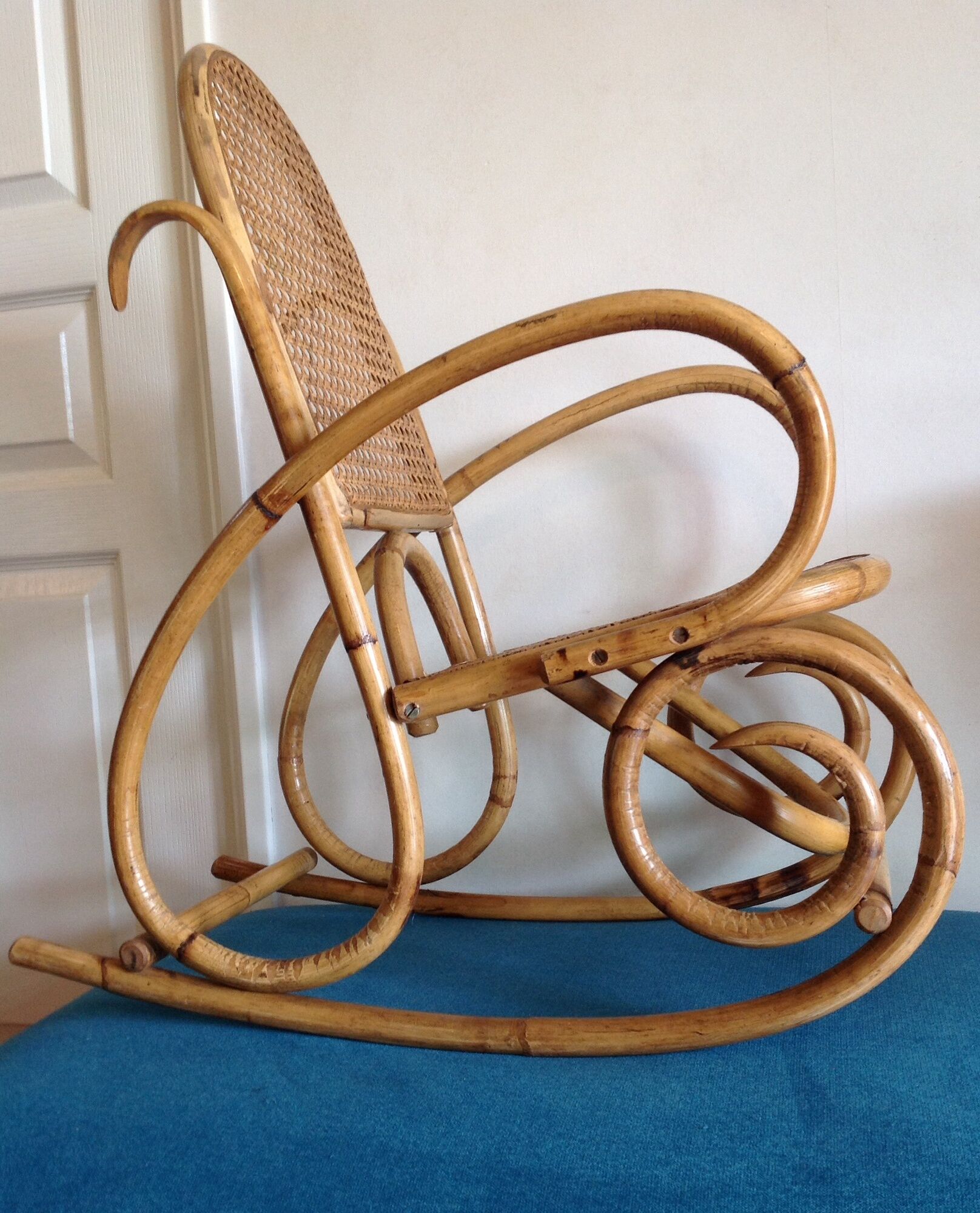 Rocking chair child rattan wicker nsac retro old vintage