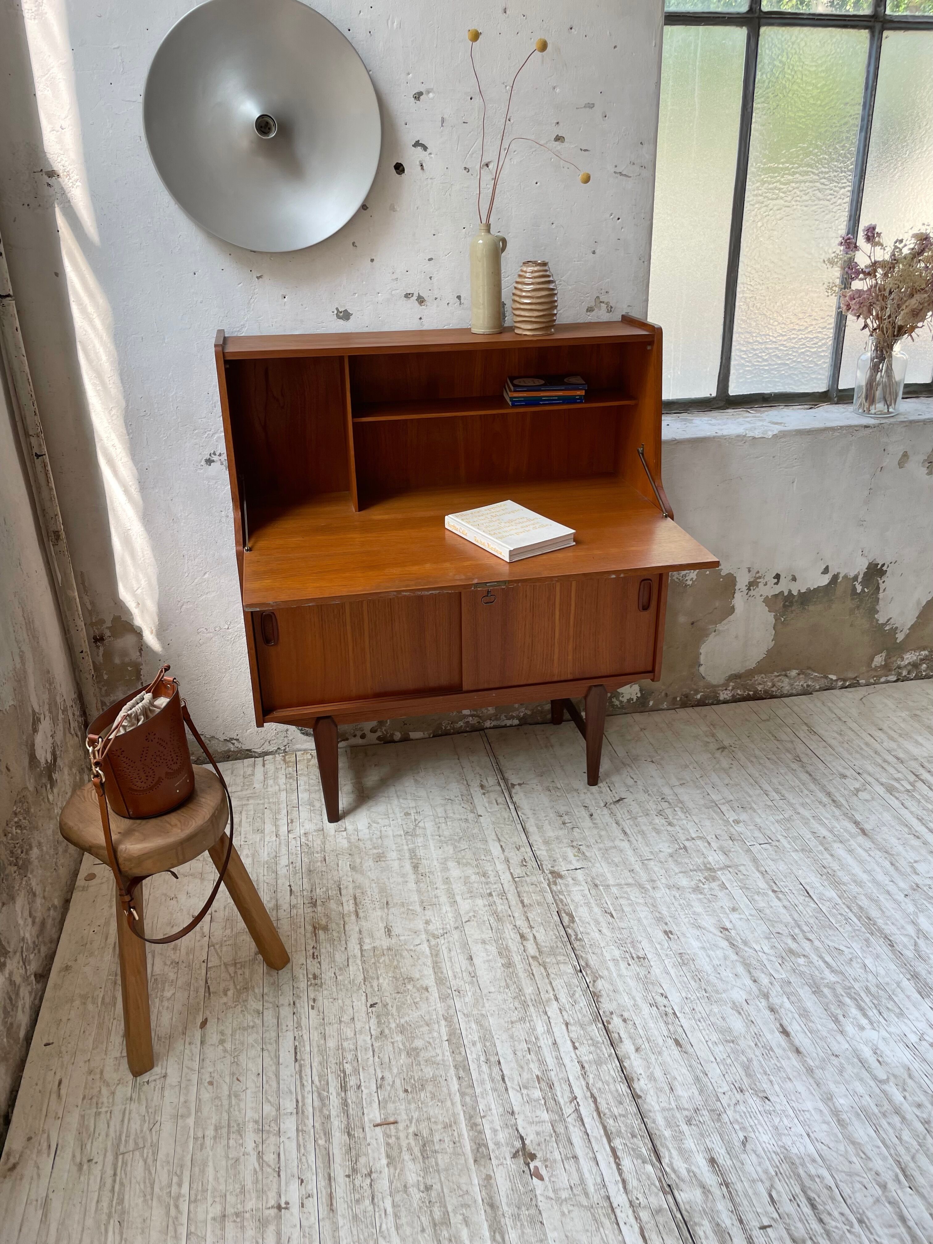 Secretary Samcom teck 1960