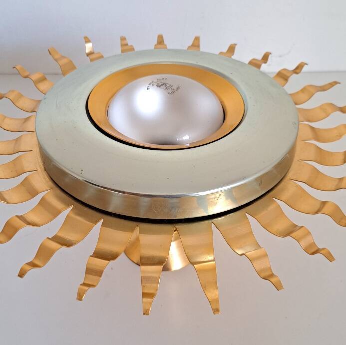 Plafonnier en métal doré