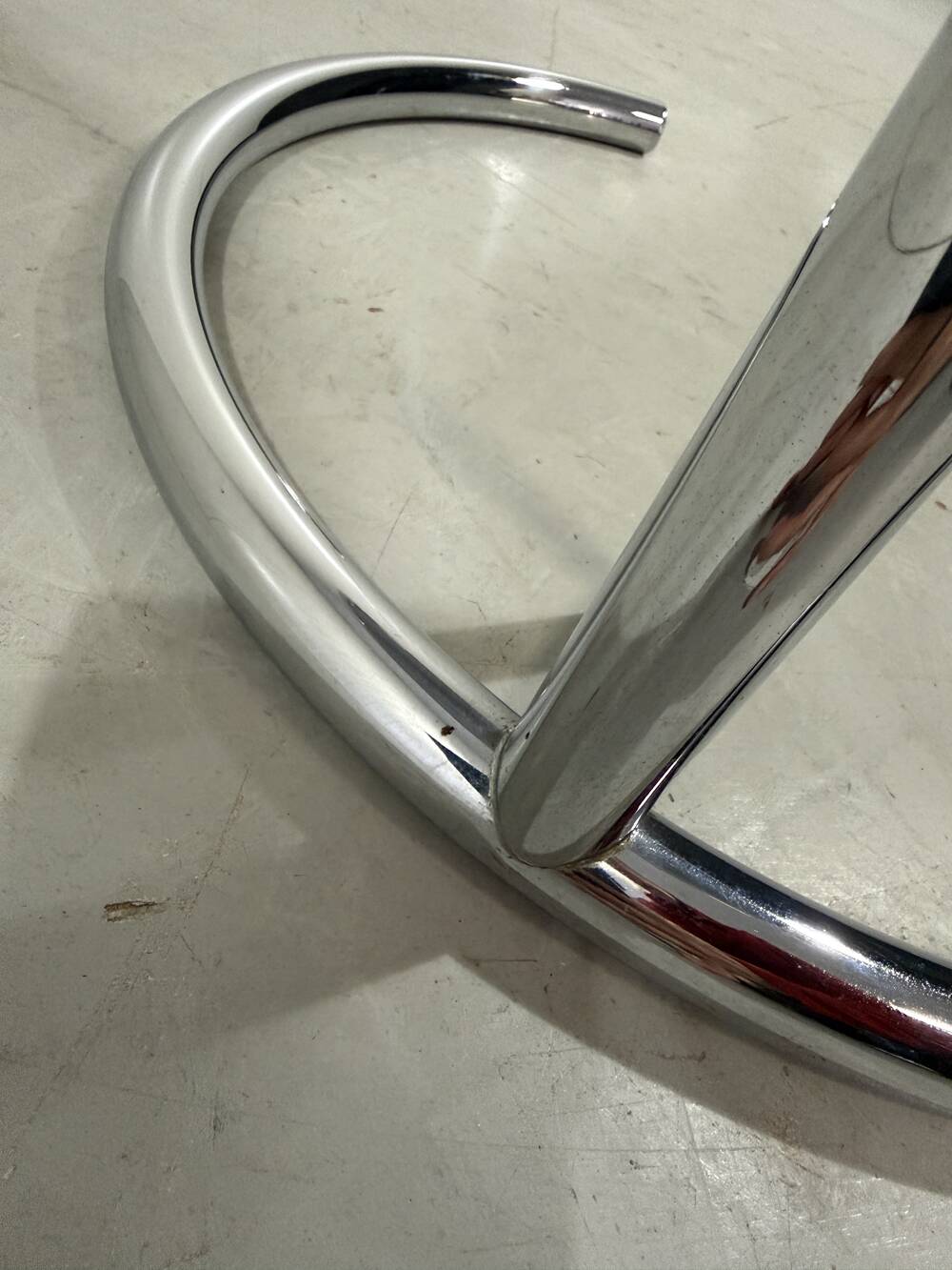 Eileen Gray adjustable side table E1027 Vereinigte Werkstätten