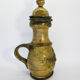 Pichet carafe avec couvercle, signé