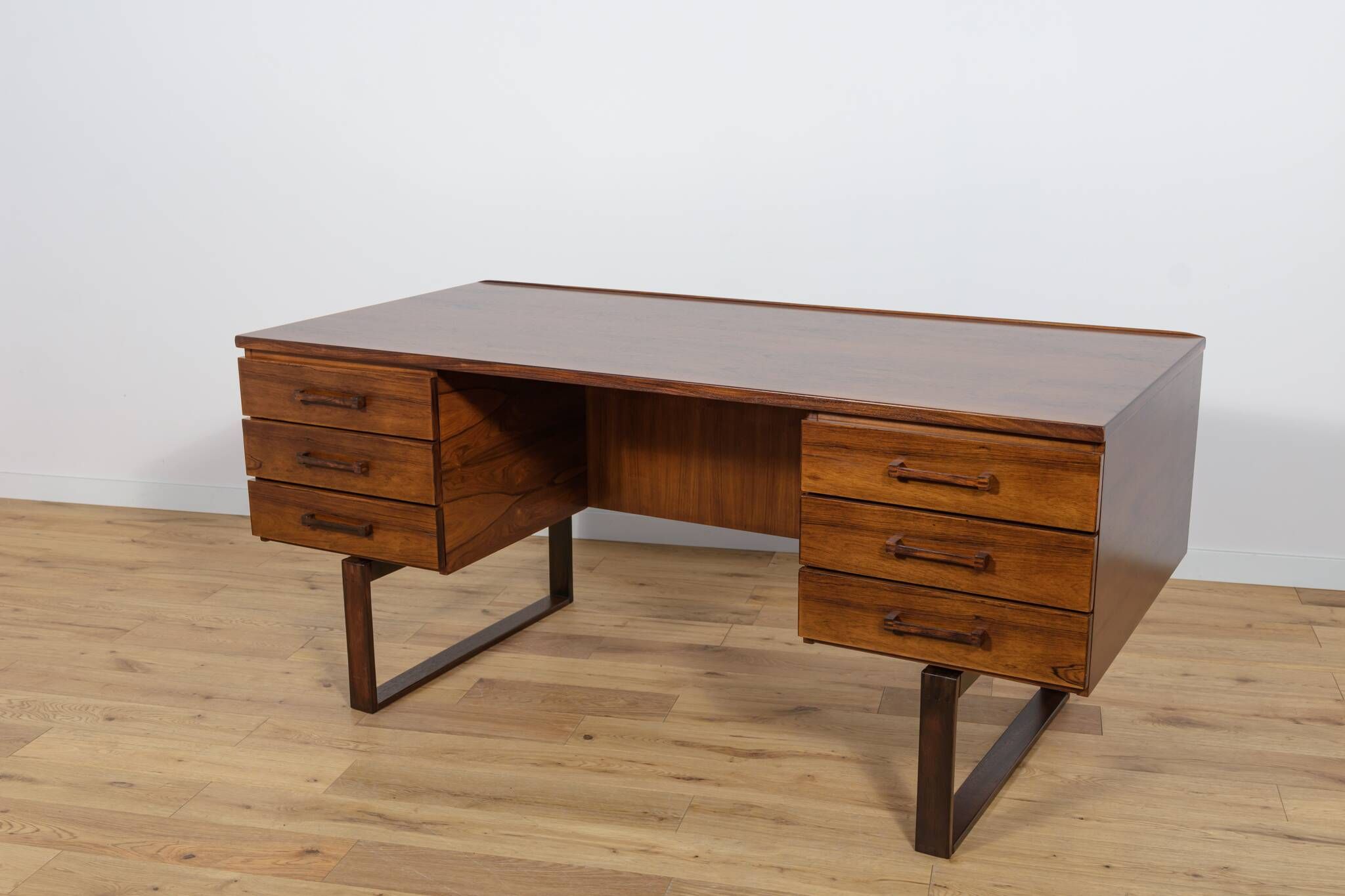 Mid-Century Rosewood Freestanding Desk by Torben Valeur & Henning Jensen for Dyrlund, 1960s