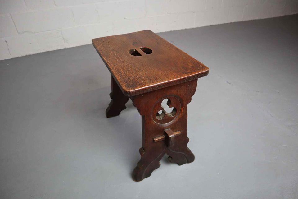 XIXth cnetury Gothic revival oak stool