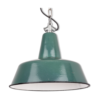 Luminaire industriel vintage de la Pologne en vert années 1960