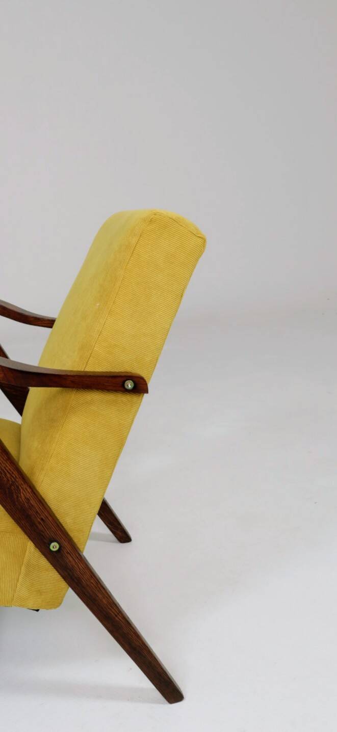 Fauteuil scandinave velours côtelé jaune citron chêne 1960