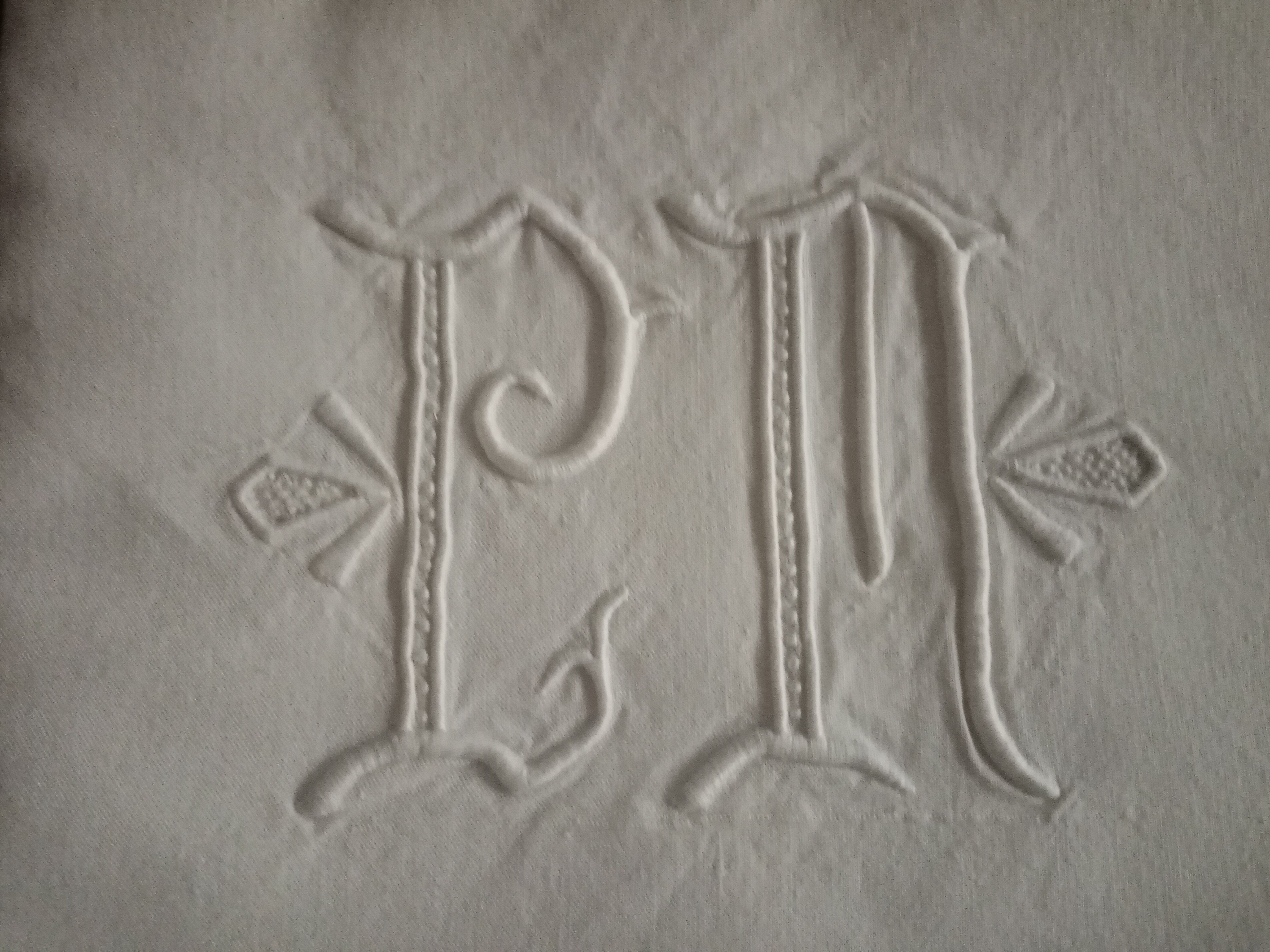 Old drap embroidered monogram pm in métis 280 x 185