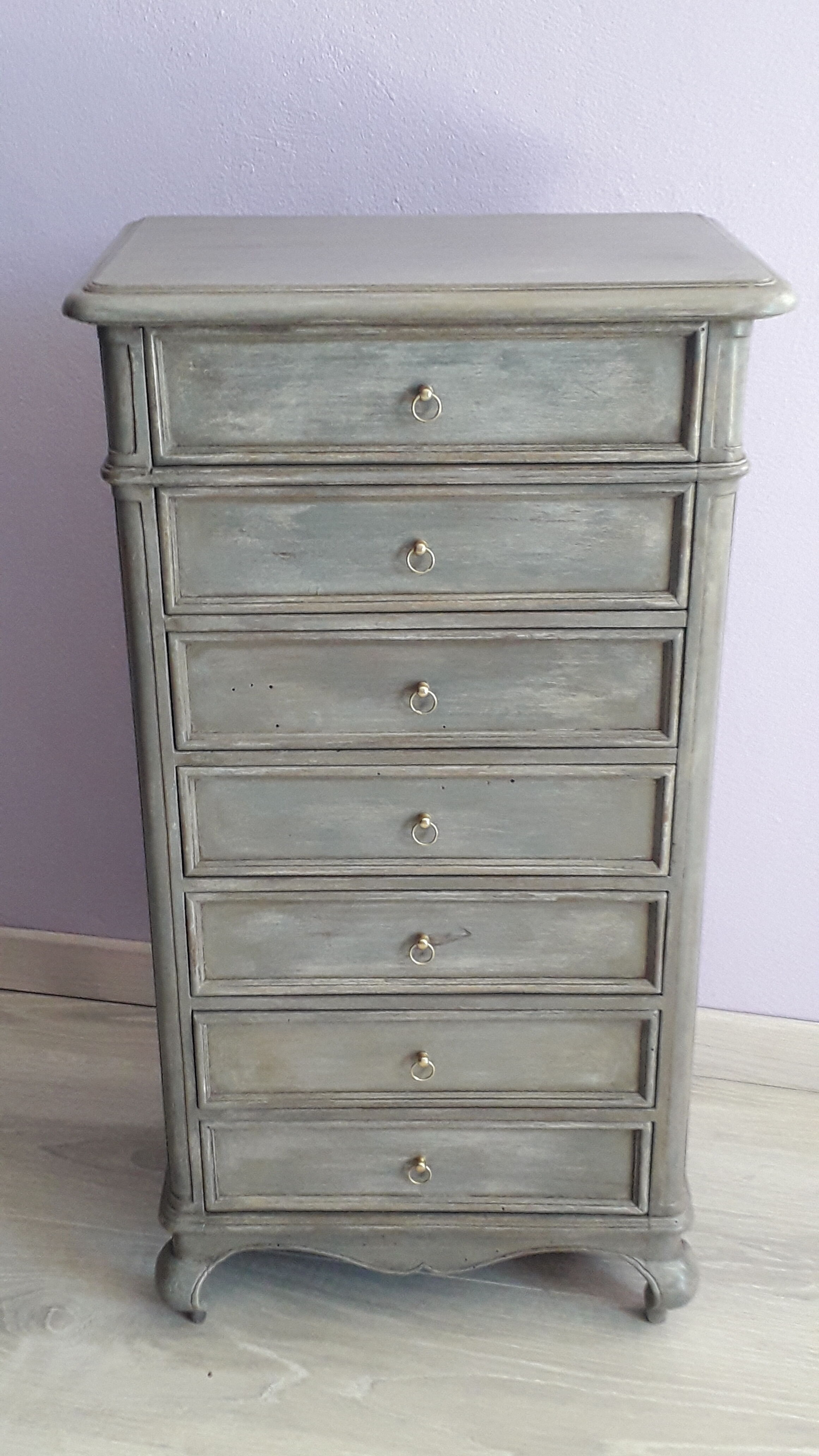 Lacquered semainier bedside