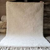 Handmade natural white Moroccan Berber rug size 1.5/2.5 m