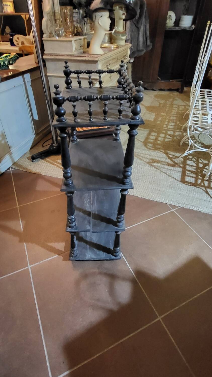 Napoleon III shelves