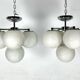Paire de suspensions en chrome et verre opalin. Italie années 1980
