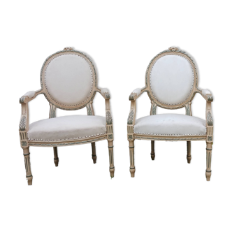 2 fauteuils cabriolets Louis XVI en chêne massif, époque 18ème