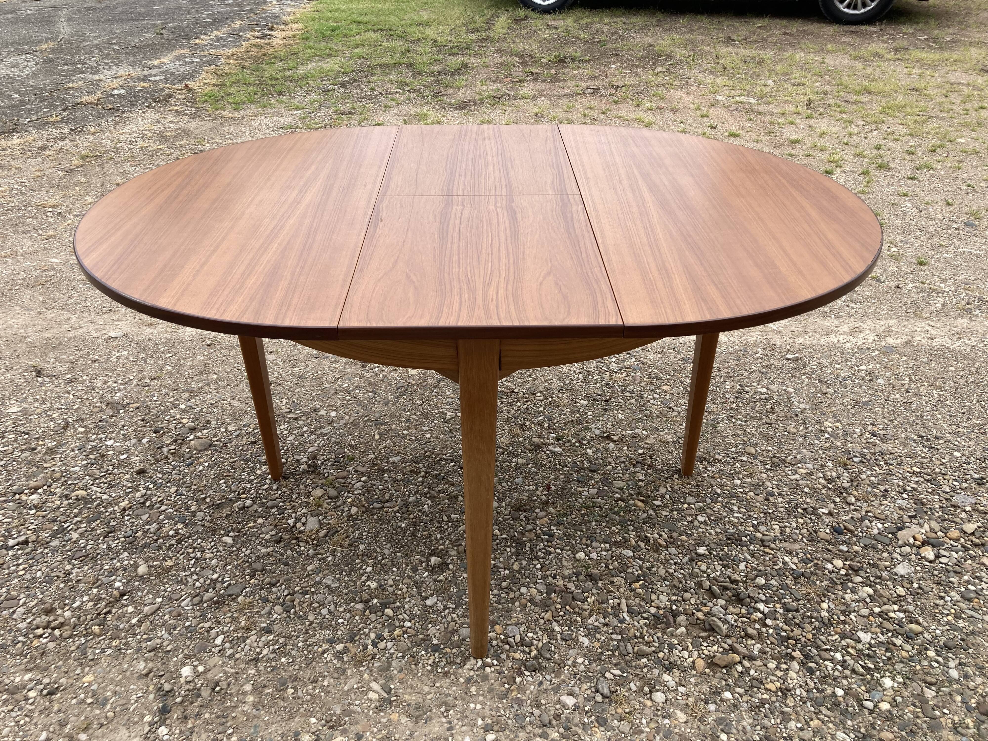 Scandinavian round table with extension