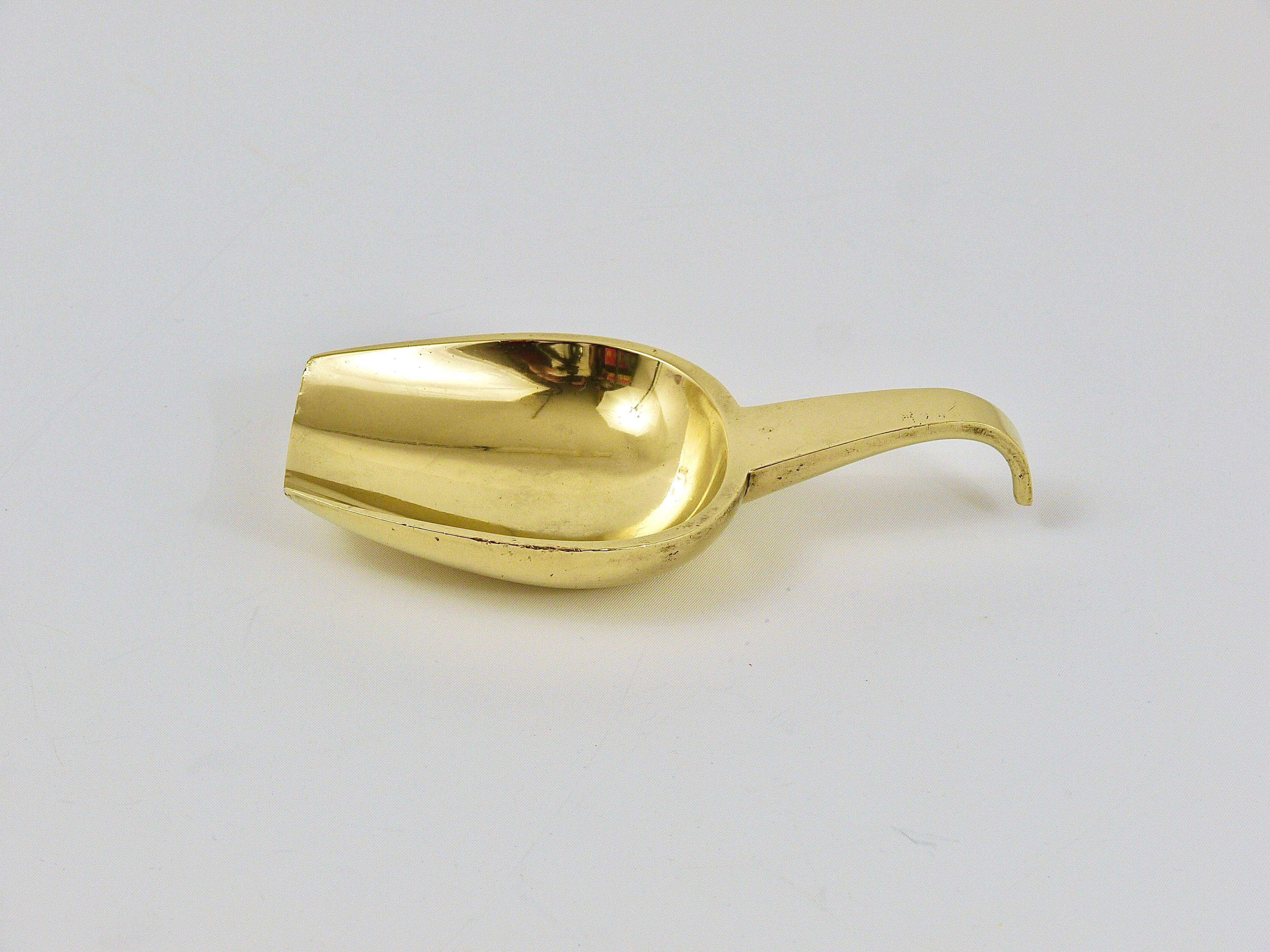 Carl Auböck Bol ou Cendrier Scoop Midcentury avec Poignée, Laiton, Autriche, Années 1950