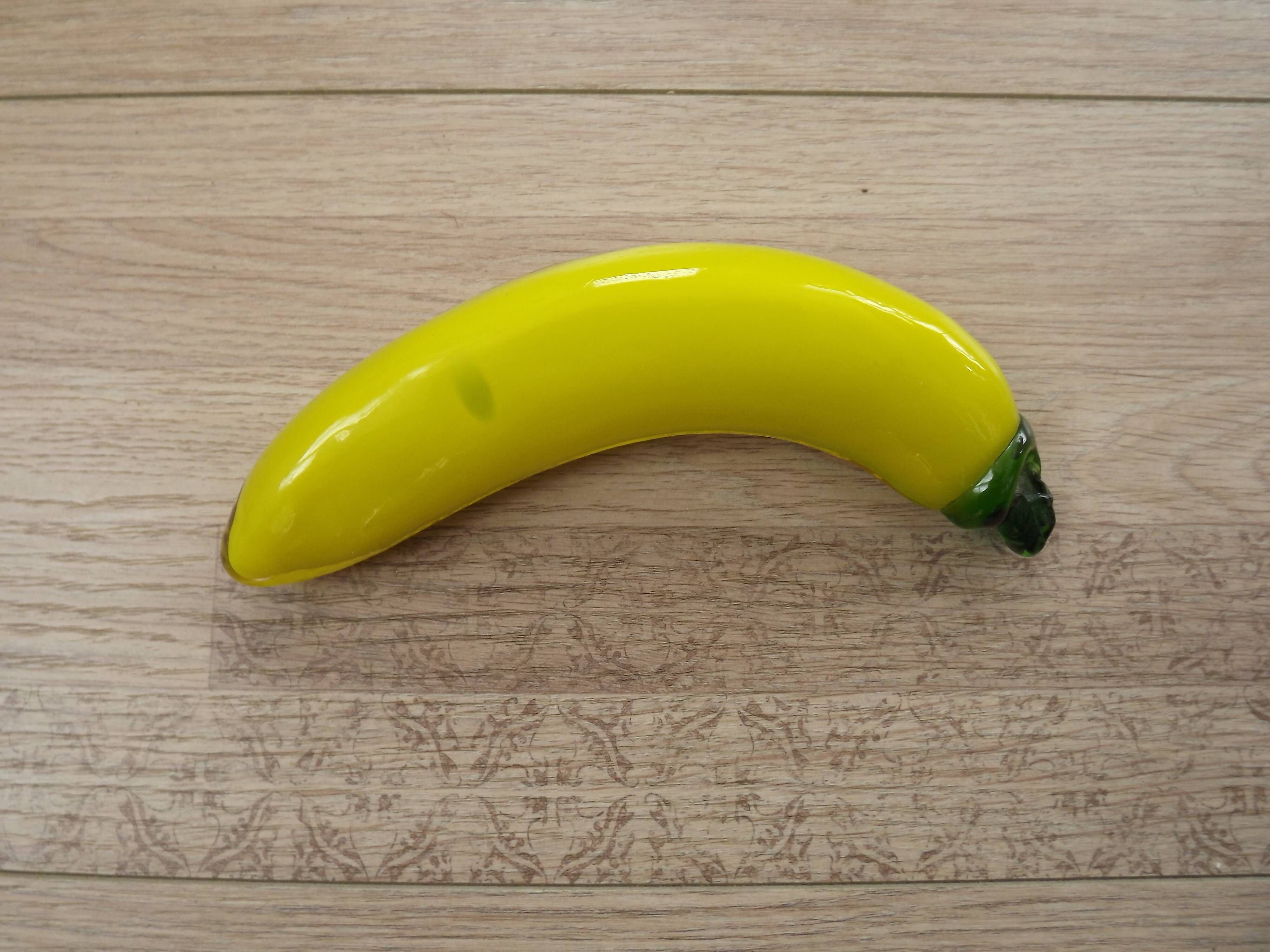 Vintage Murano Glass Fruit In The Shape Of A Yellow Banana 4990