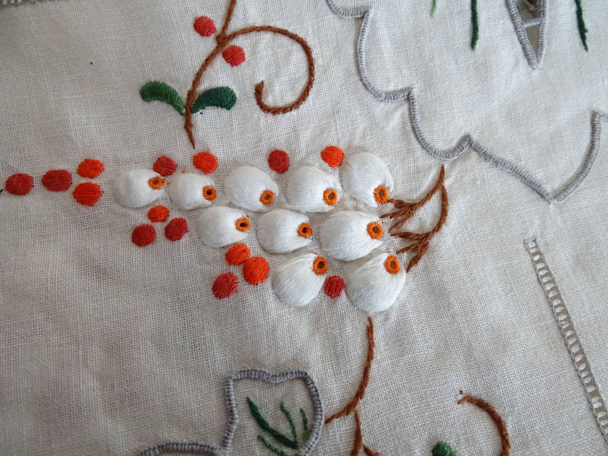 Tablecloth and 12 linen towels embroidery fine colorful flowers 255 x 170 - Old