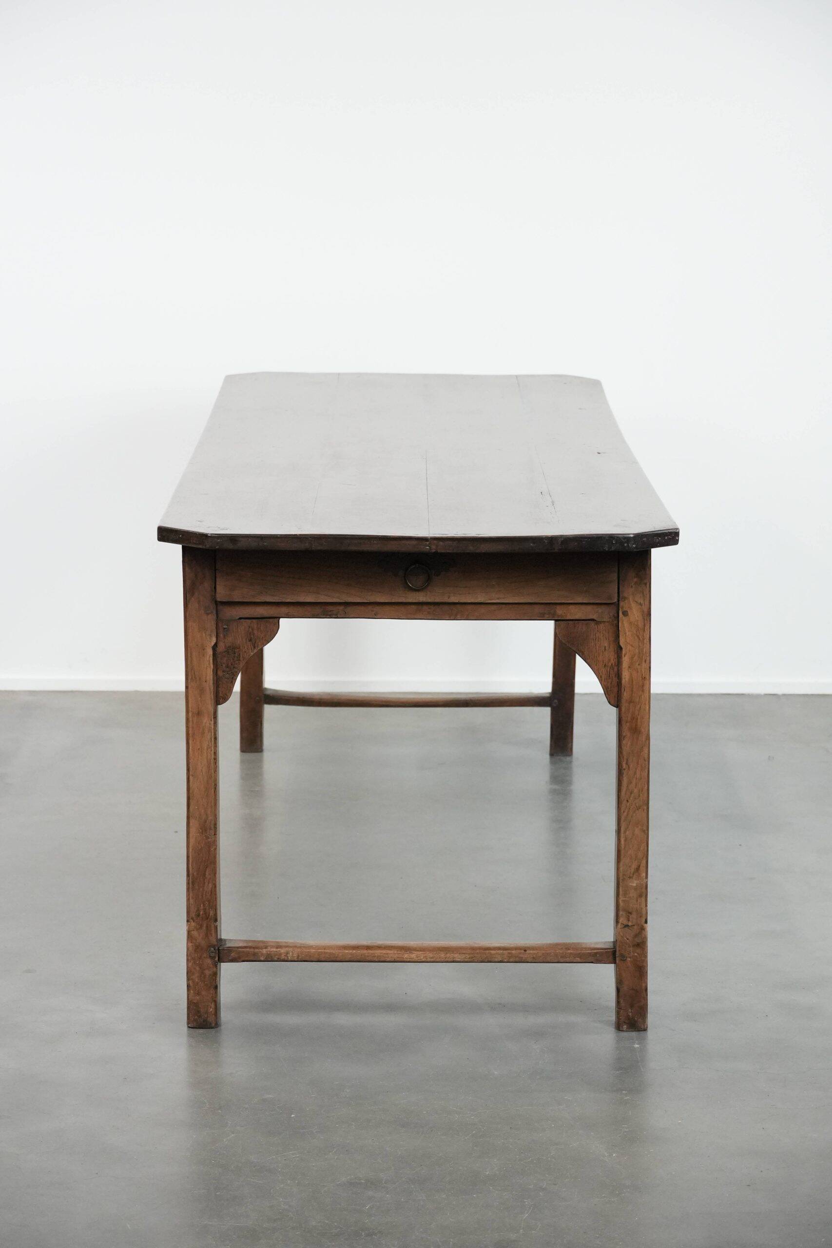 Antique French dining table for 4 to 6 people from the late 18th century