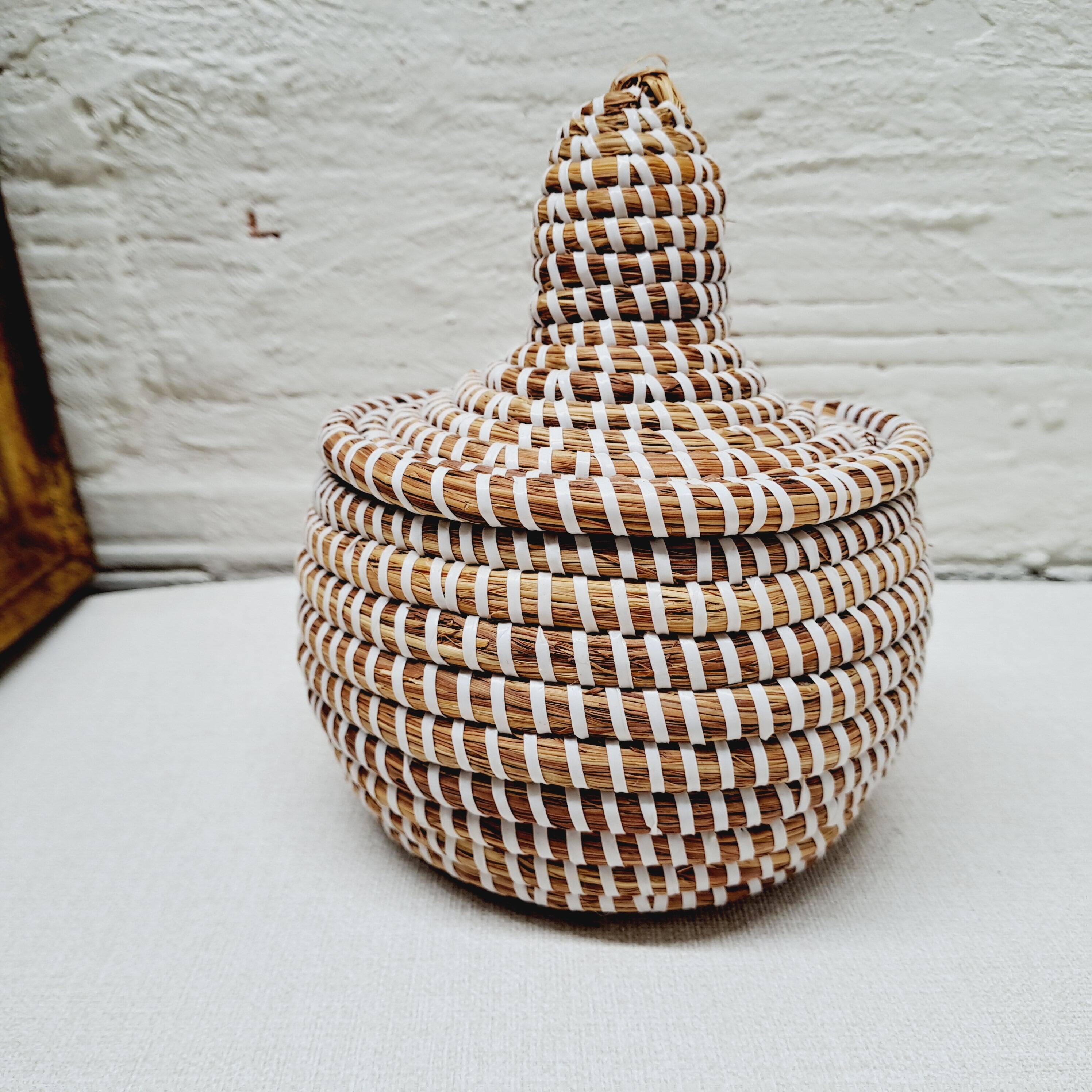 Straw jewelry box