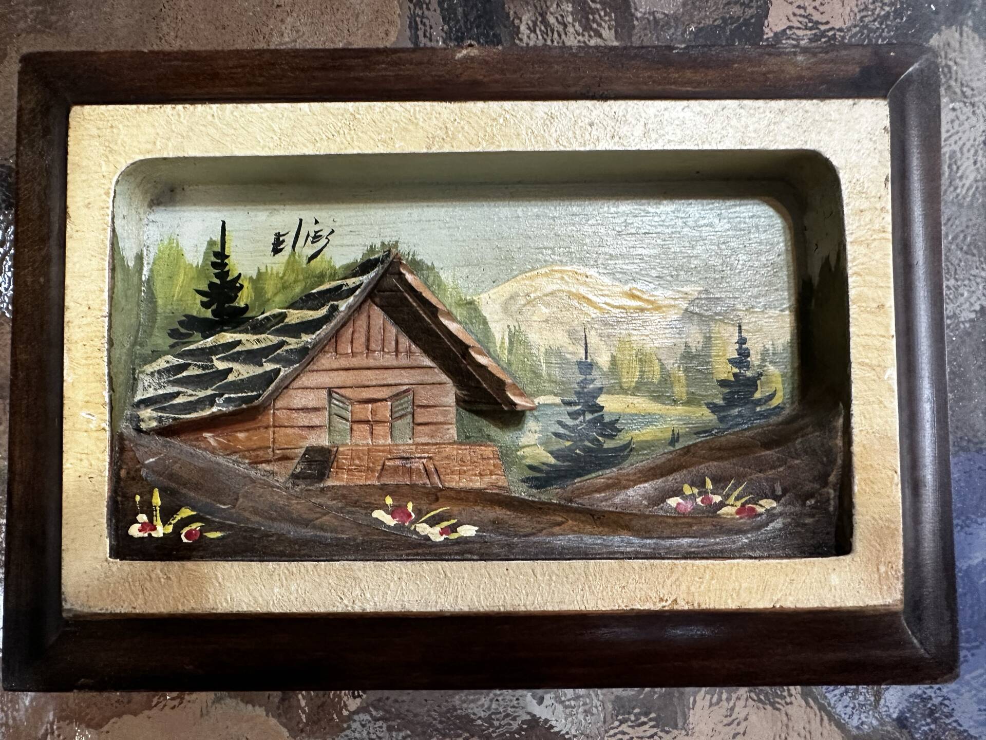 Tableau alpin vintage en bois sculpté et peint