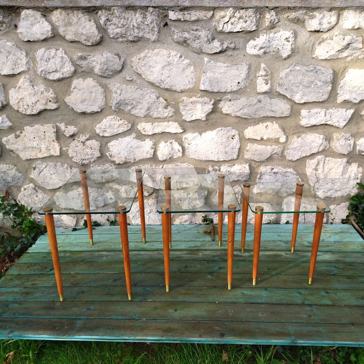Nesting tables 50s in glass wood and brass