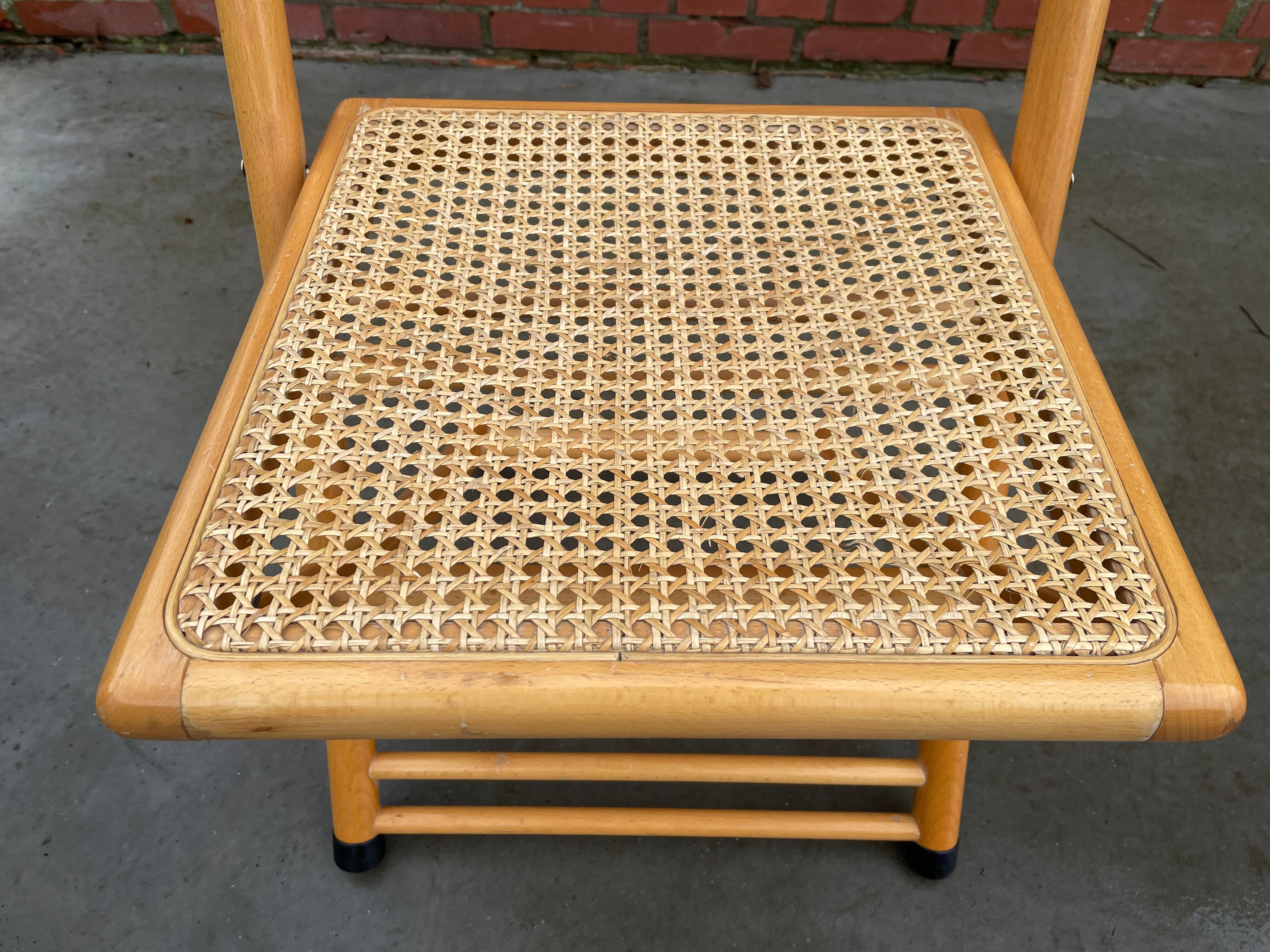 Vintage cesca style wooden folding chair design