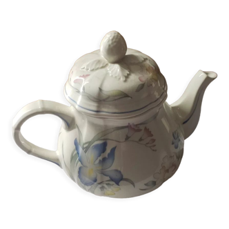 Villeroy and bosh teapot