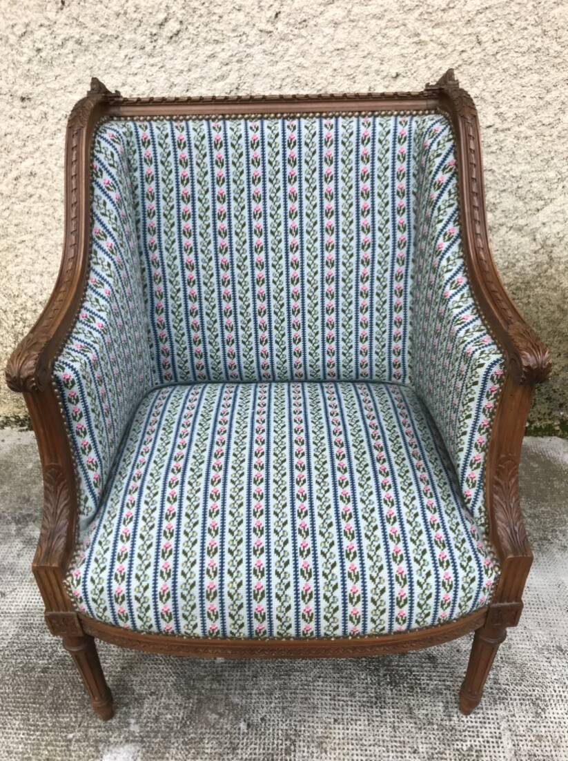 Bergère style Louis XVI
