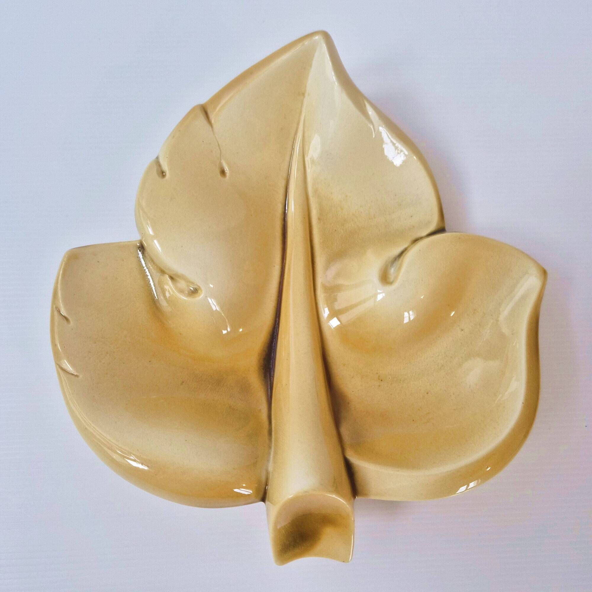Vintage 1960s leaf tray