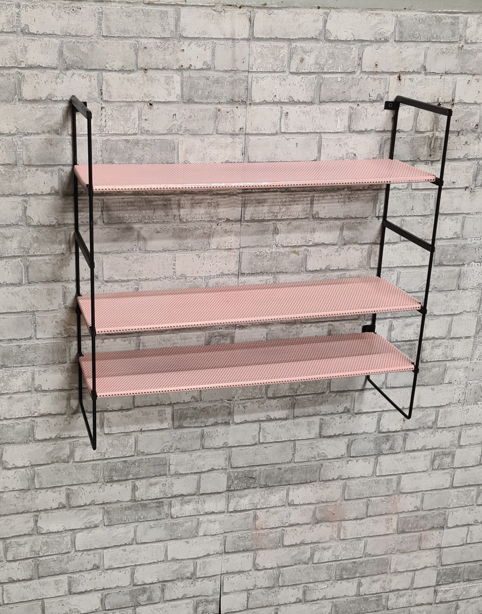 Perforate shelf