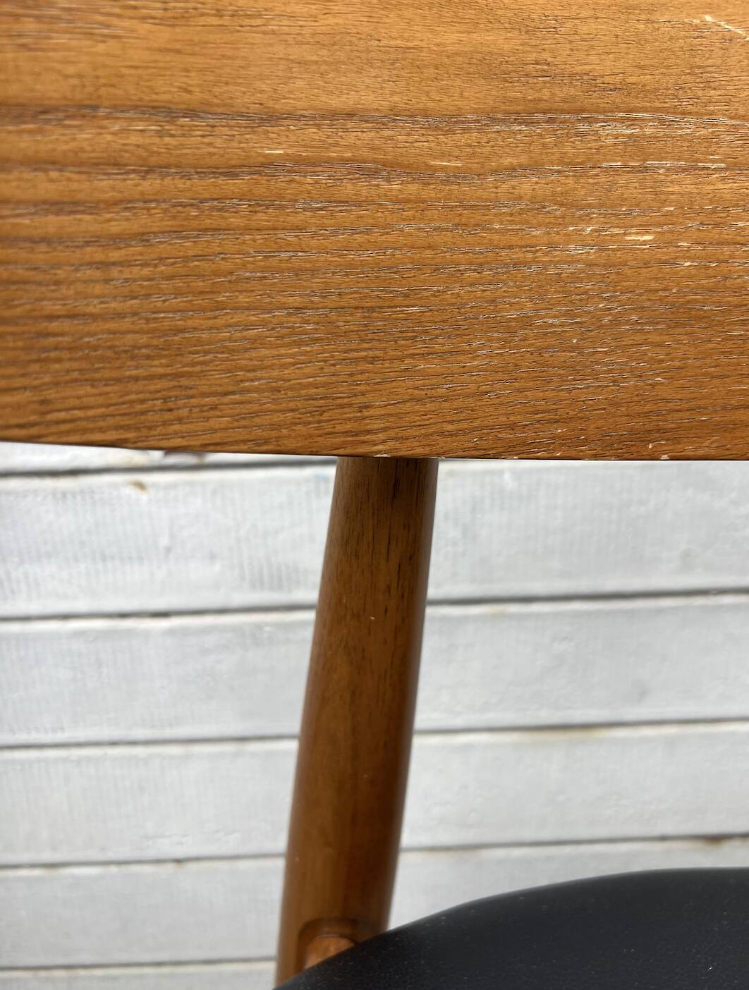 (Lot) 2 Compass Leg Scandinavian Style Chairs