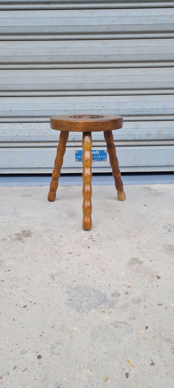 Tripod stool