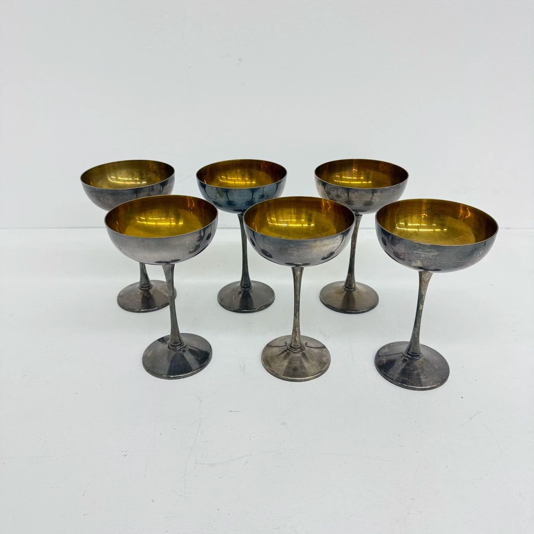 Ensemble de 6 coupes à champagne en laiton argenté, années 1970, Italie.