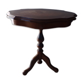 Pedestal table