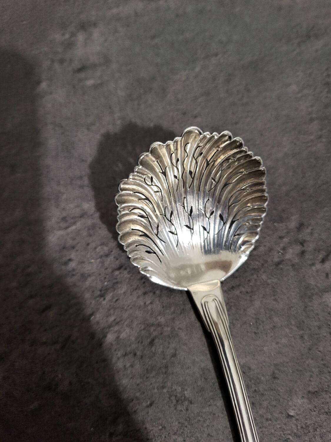 Vintage dusting spoon in excellent condition.
