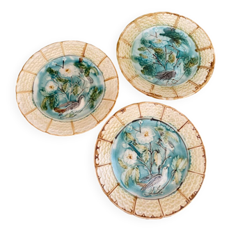 3 assiettes anciennes en barbotine