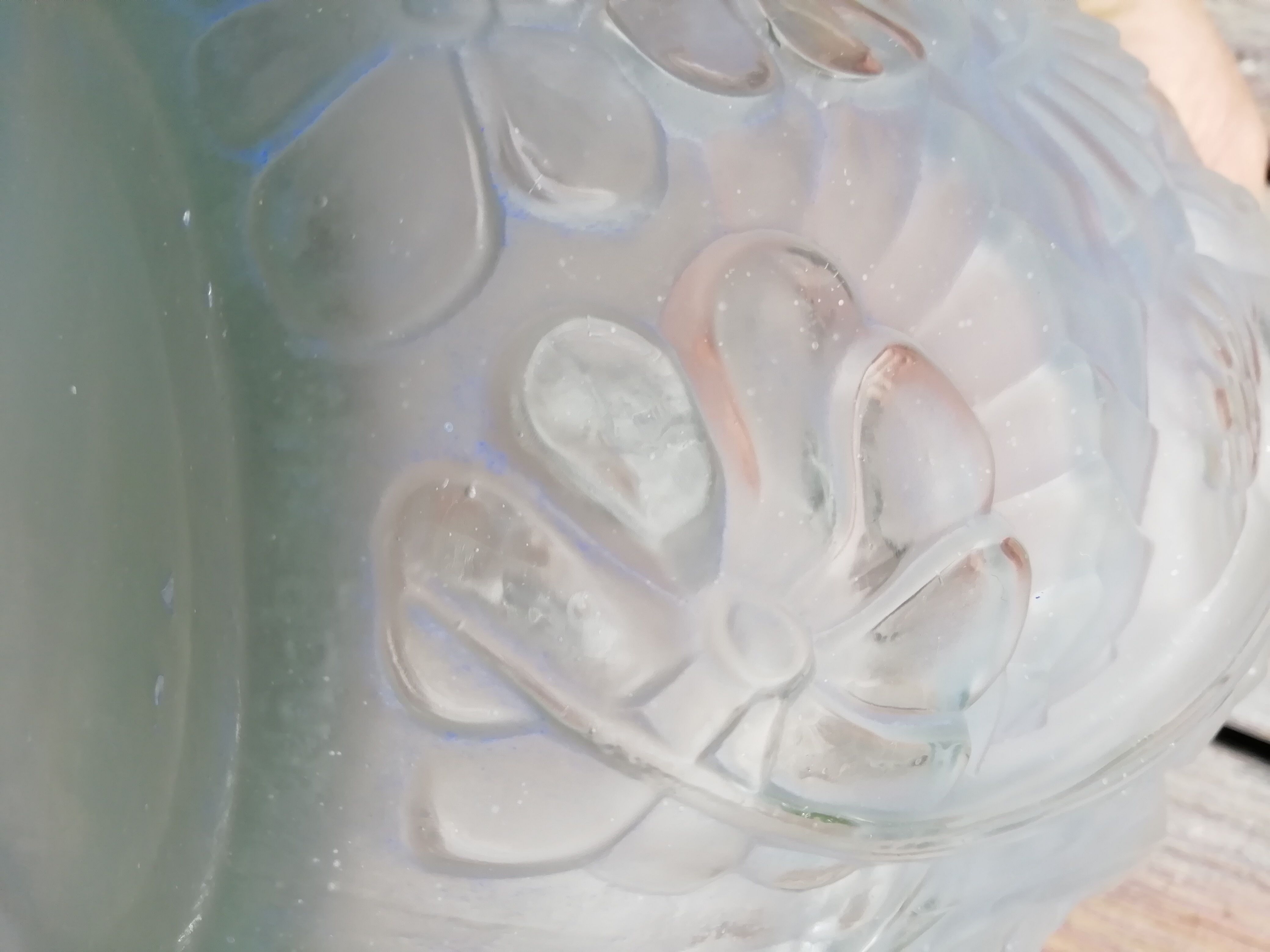 Vase boule moulé art déco