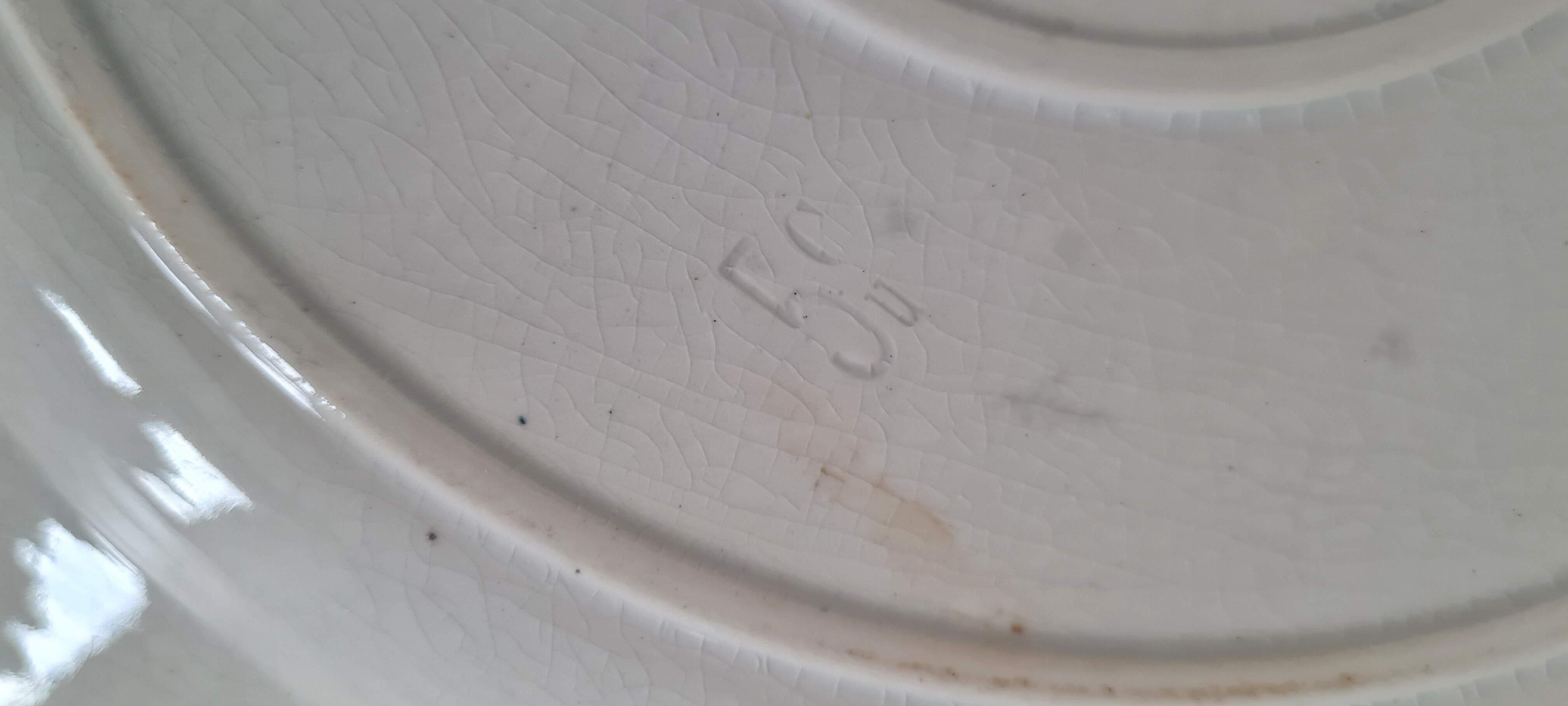 Round plate in iron earth
