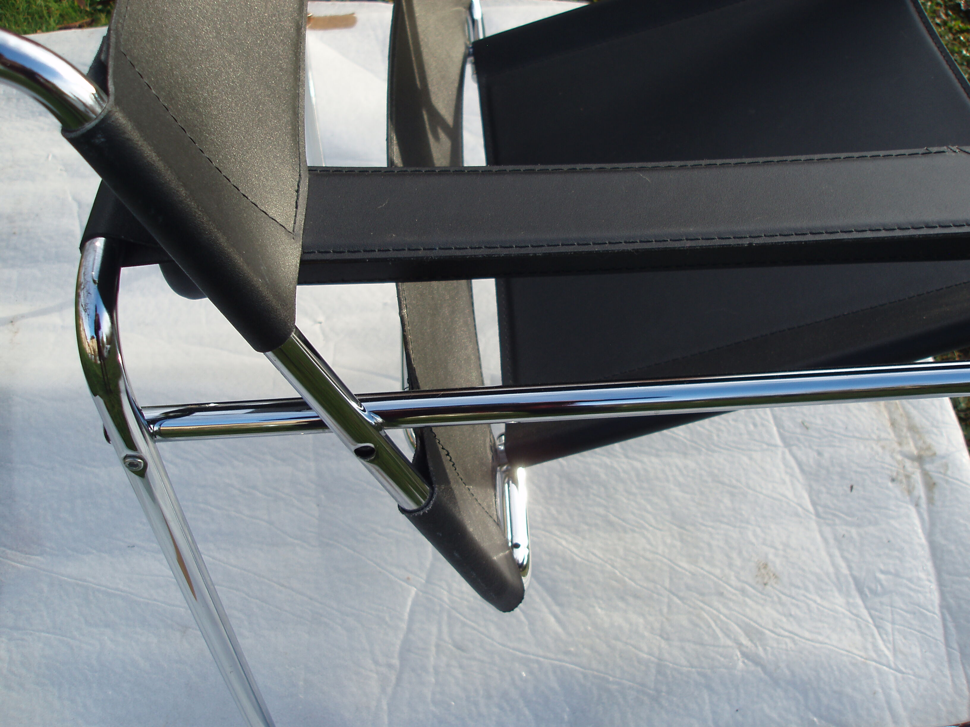 Wassilly chair in black and chrome leather byMarcel Breuer