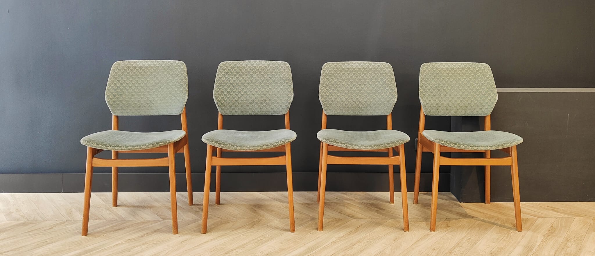 Set 4 chairs