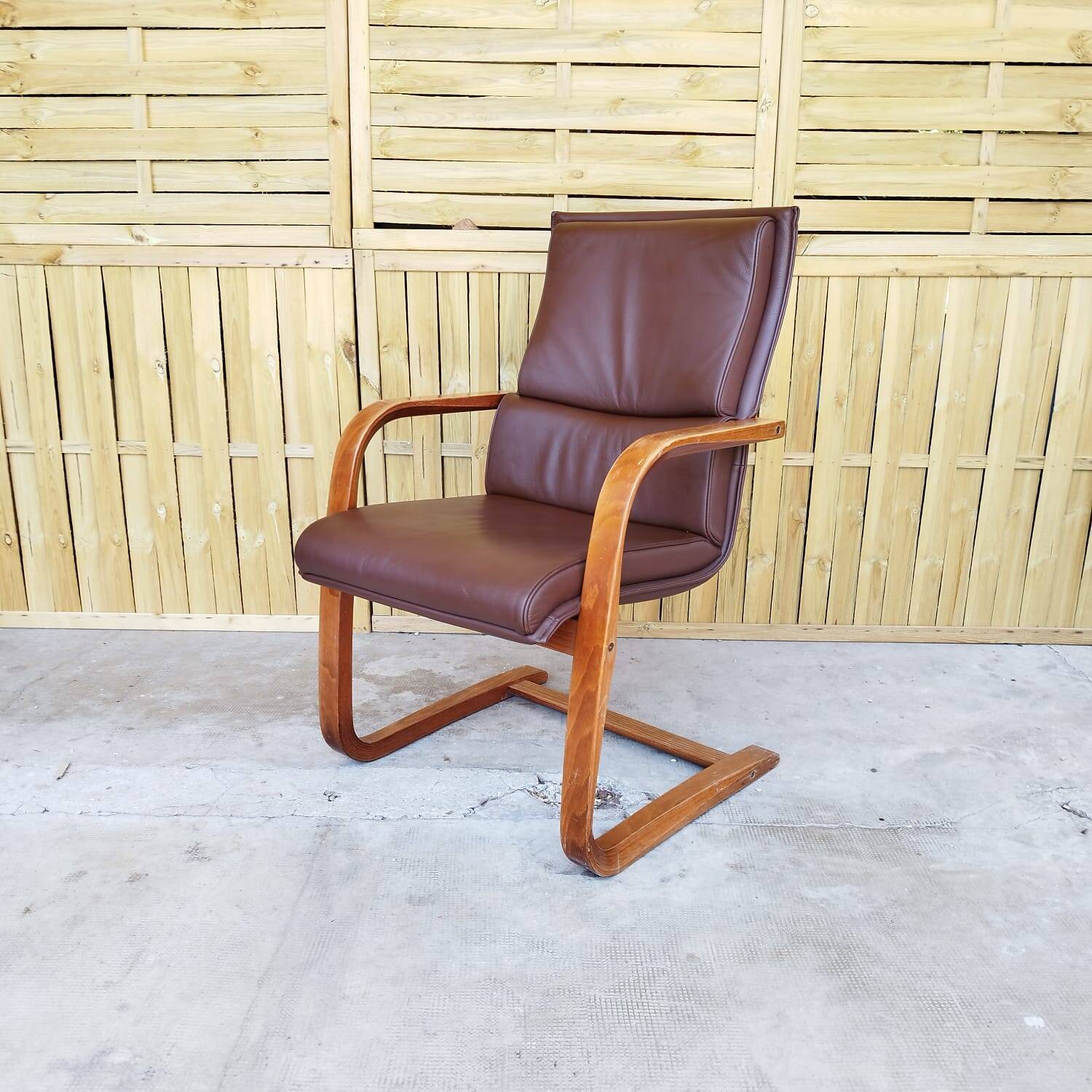 Vintage Scandinavian Cantilever Armchair "Galatea" - 1970s