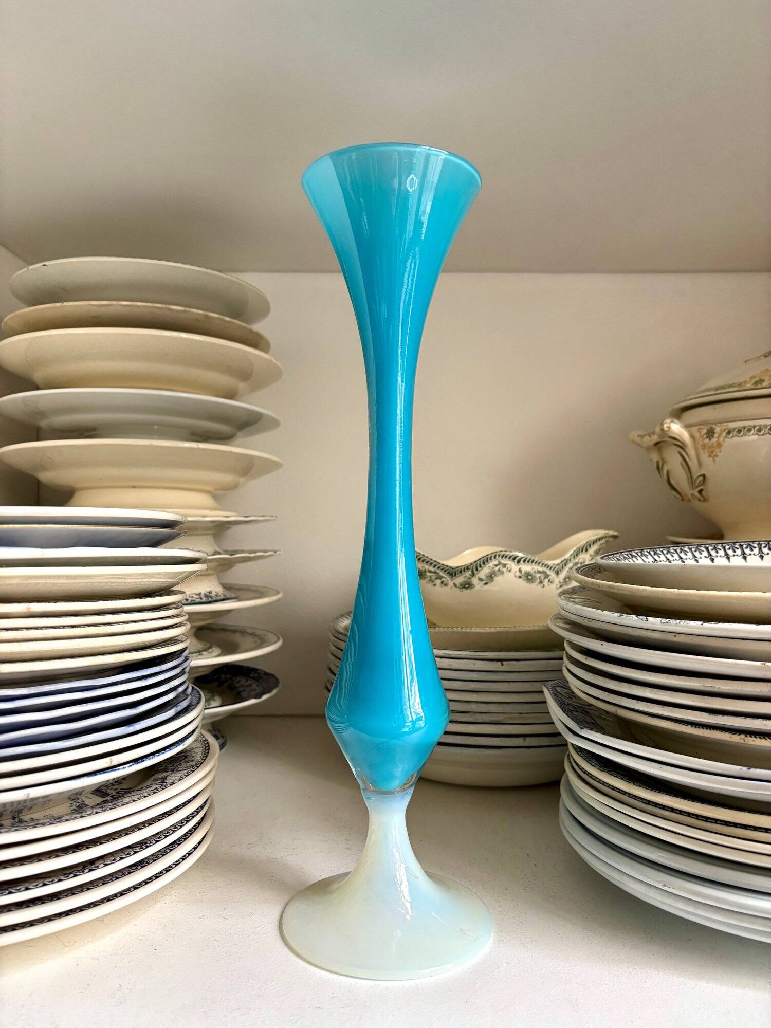 Vase, soliflore in blue and white opaline